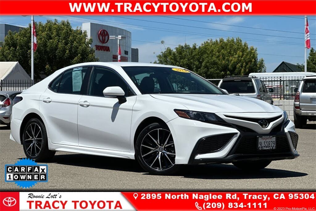 2024 Toyota Camry SE FWD