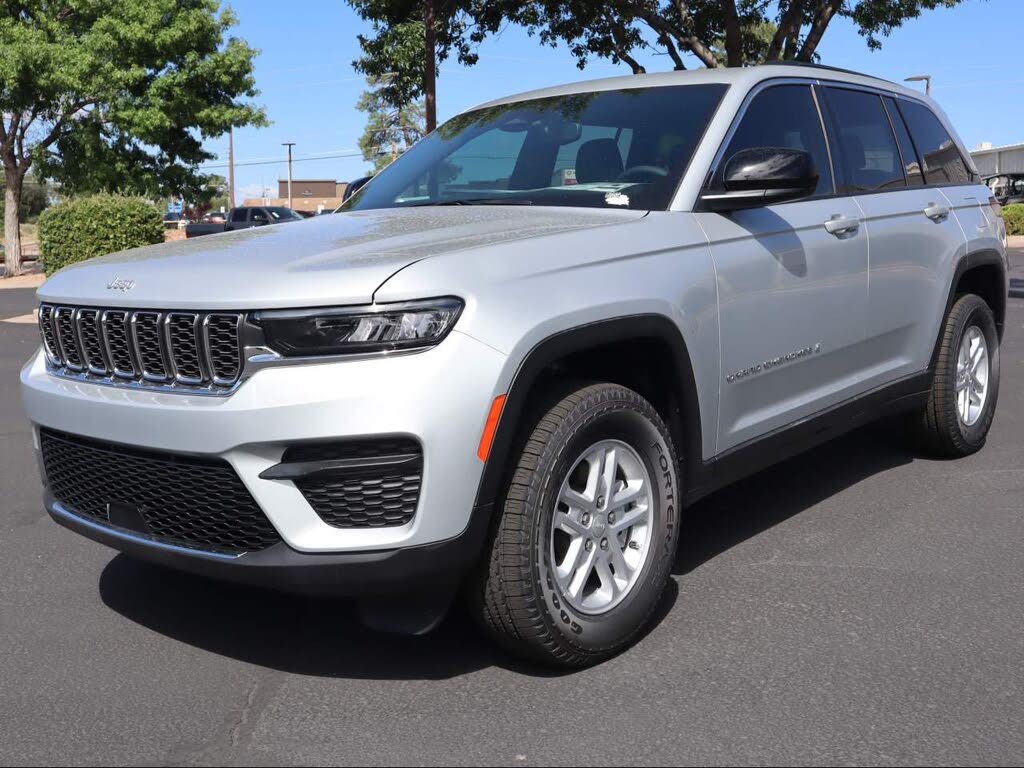2025 Jeep Grand Cherokee Laredo 4WD