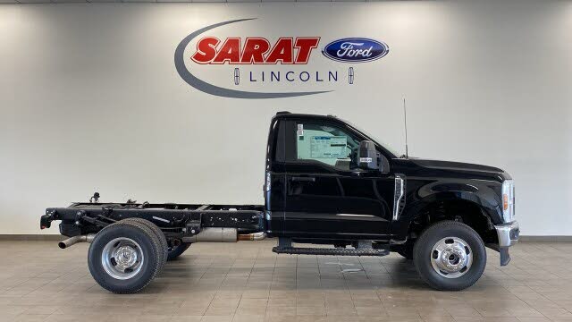 2025 Ford F-350 Super Duty Chassis XL Regular Cab DRW 4WD