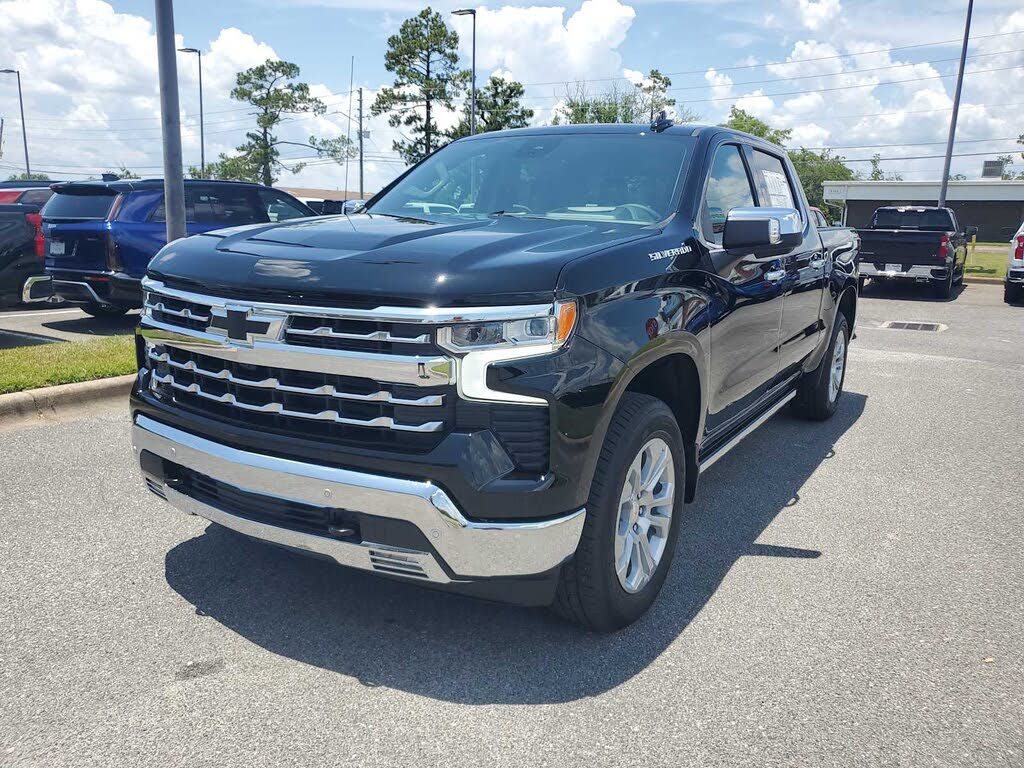 2025 Chevrolet Silverado 1500 LTZ Crew Cab 4WD