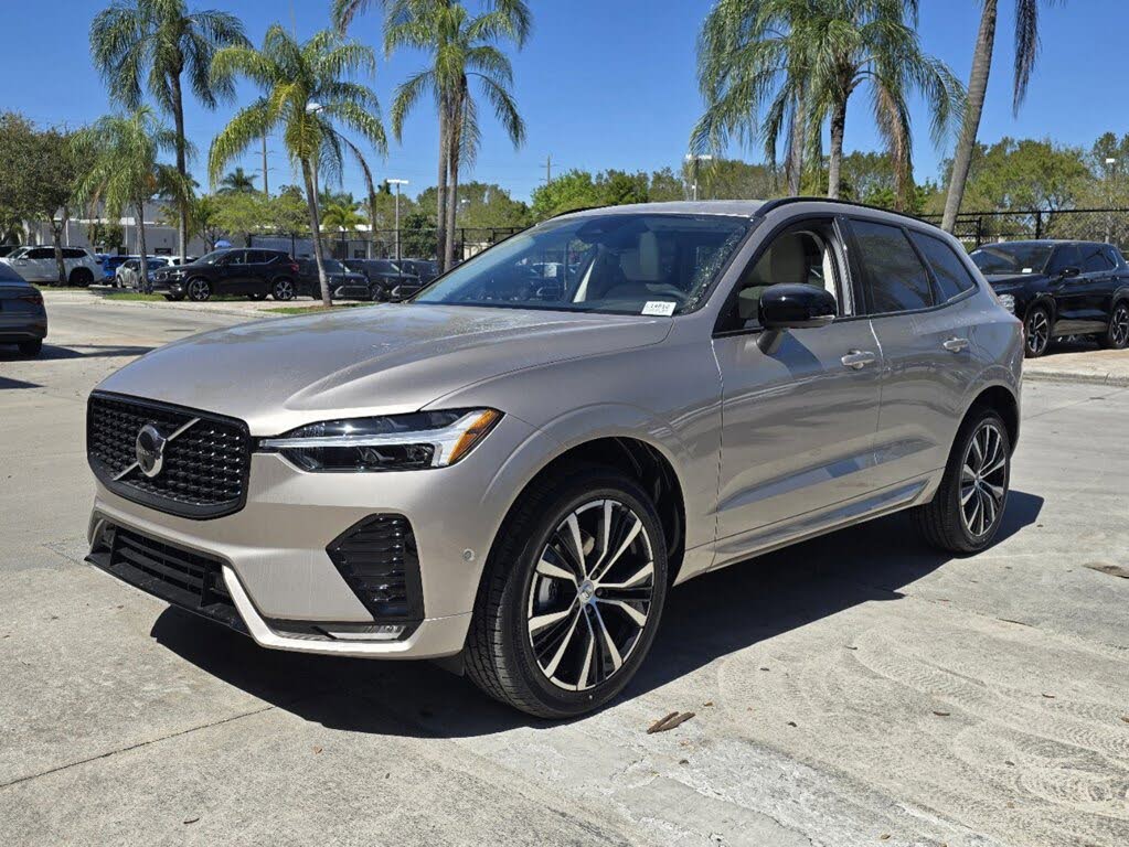 2025 Volvo XC60 B5 Plus Dark Theme AWD