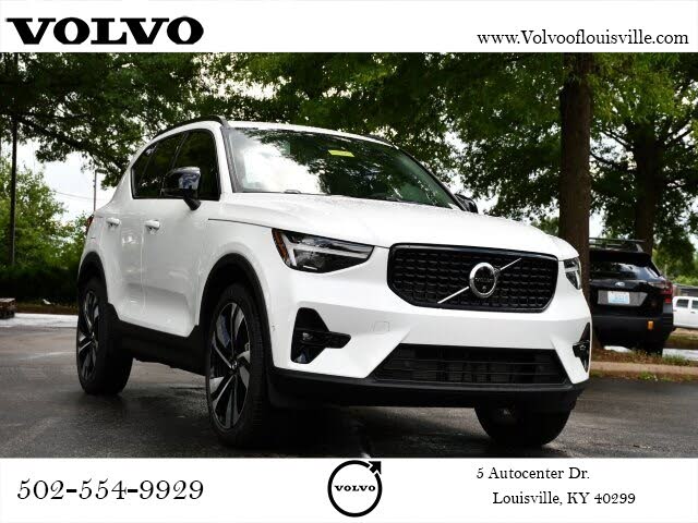 2025 Volvo XC40 B5 Plus Dark Theme AWD