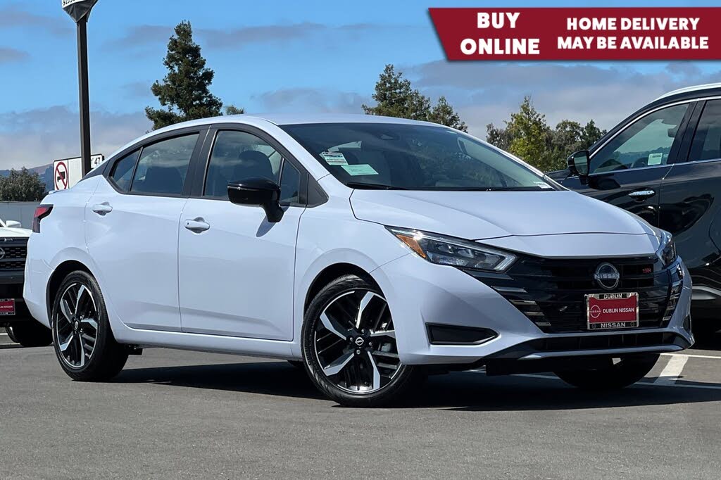 2025 Nissan Versa SR FWD
