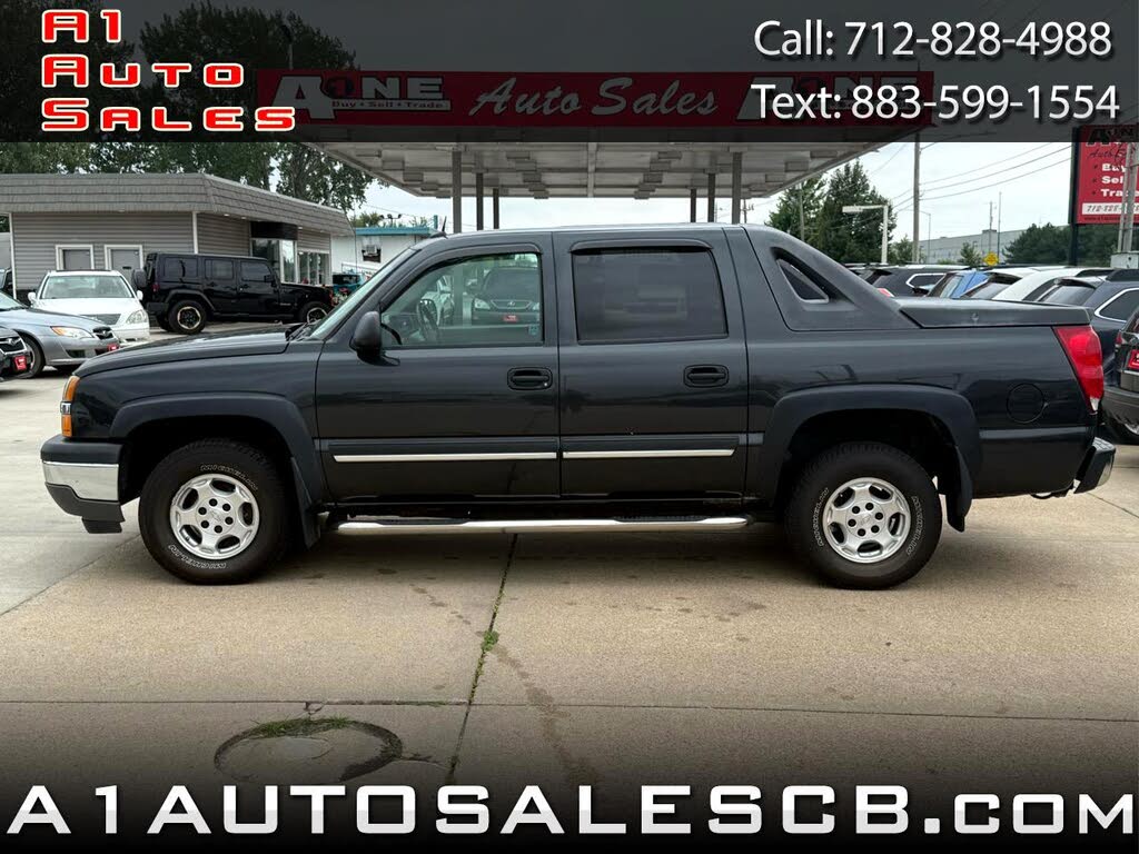 2005 Chevrolet Avalanche 1500 LS RWD