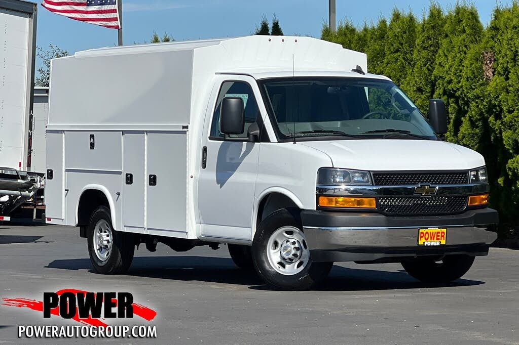 2025 Chevrolet Express Chassis 3500 Cutaway 139