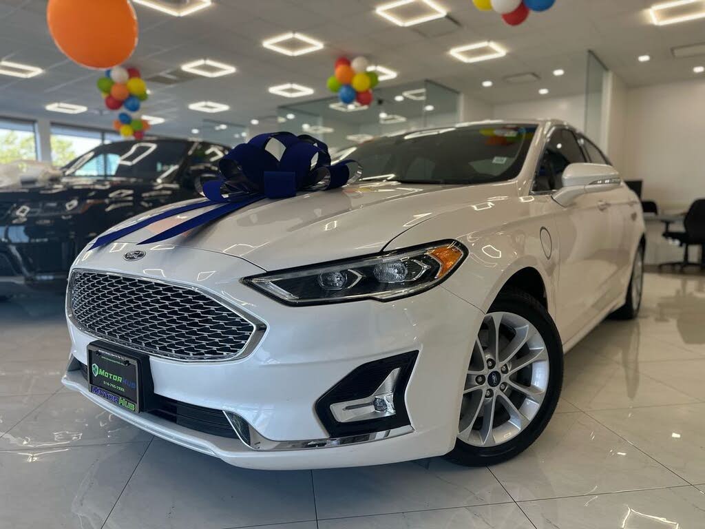 2019 Ford Fusion Energi Titanium FWD
