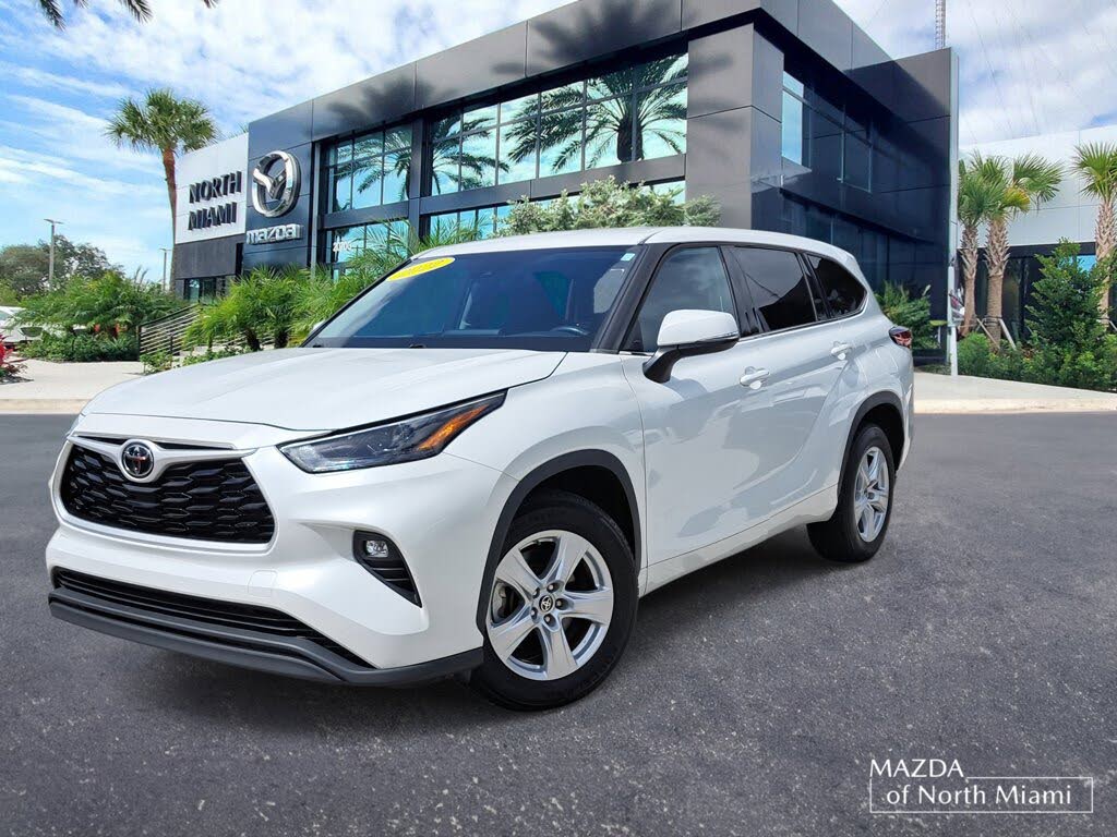2022 Toyota Highlander LE FWD