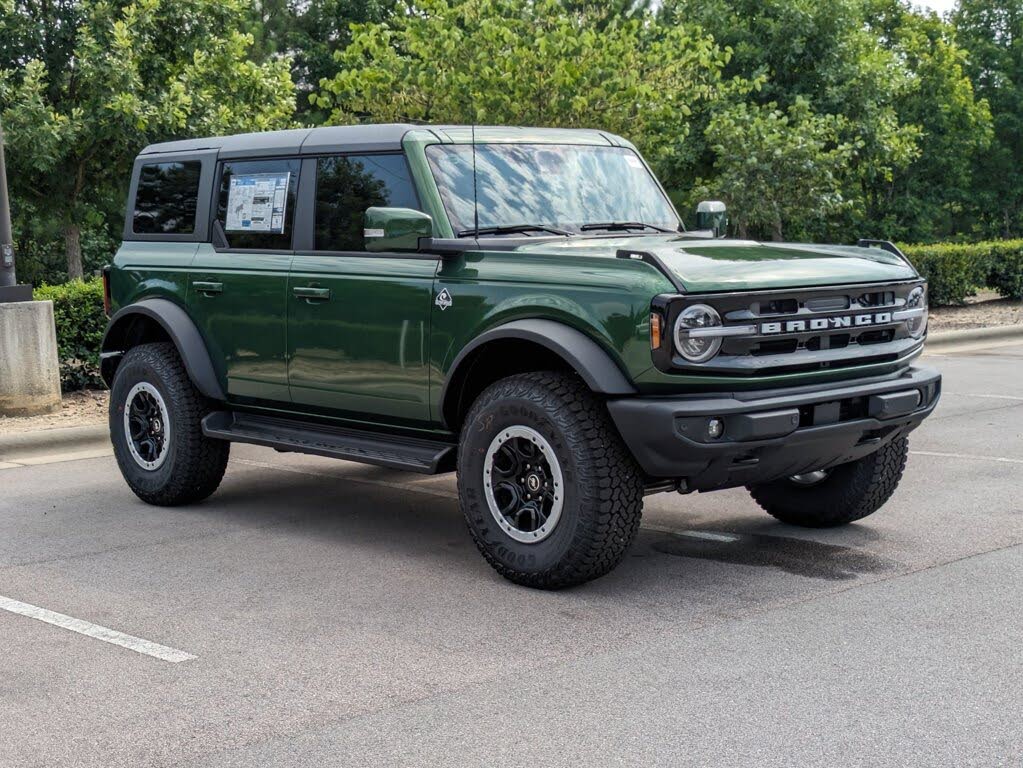 2025 Ford Bronco Outer Banks 4-Door 4WD