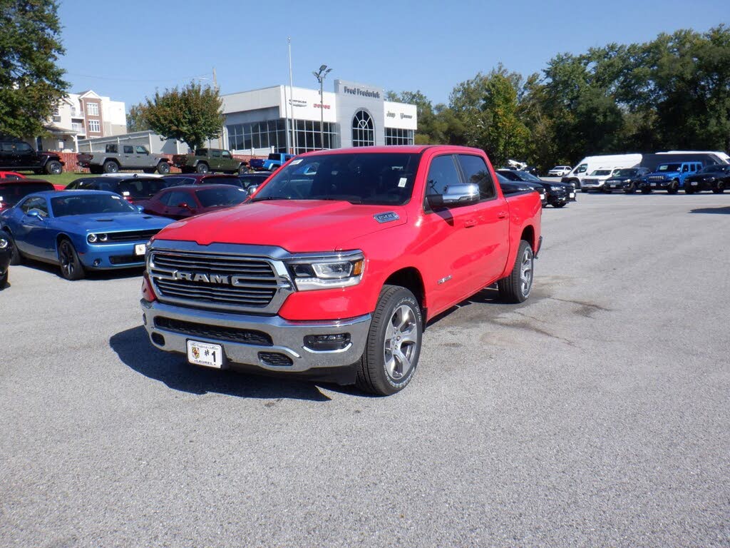 2024 RAM 1500 Laramie Crew Cab 4WD