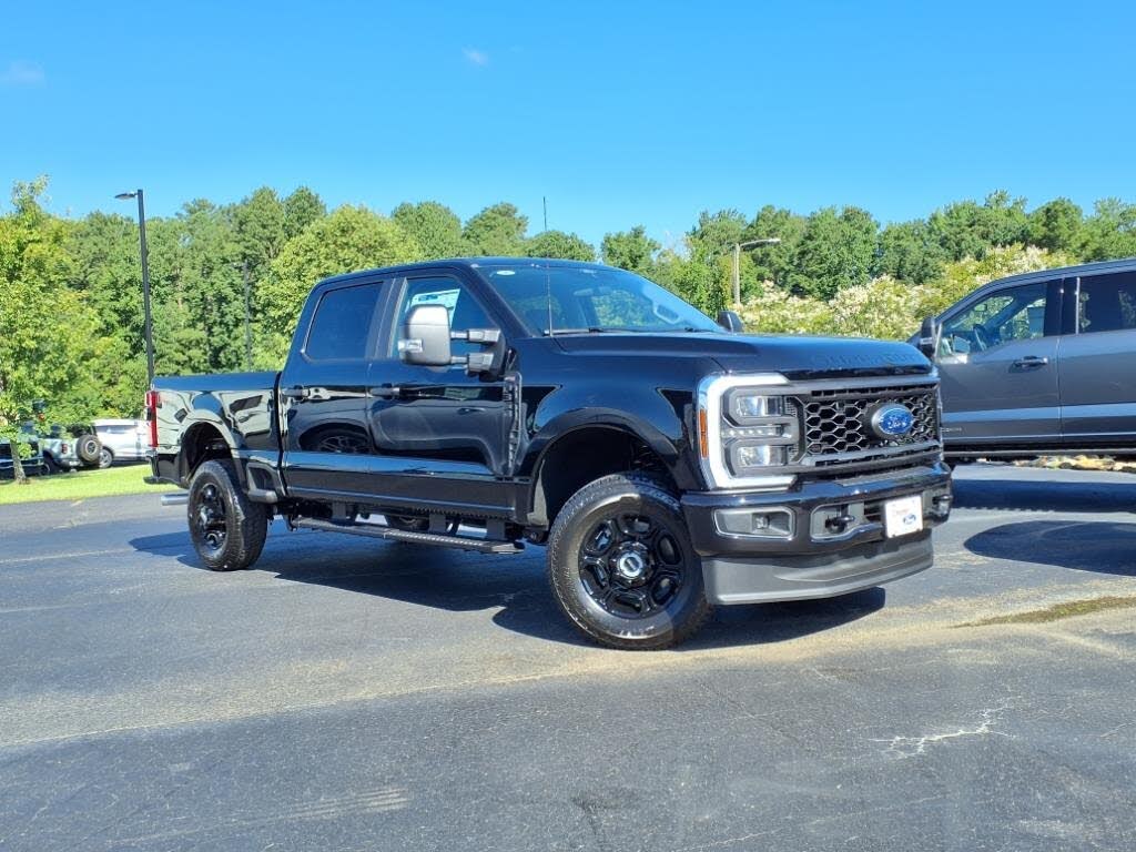 2025 Ford F-350 Super Duty XL Crew Cab 4WD