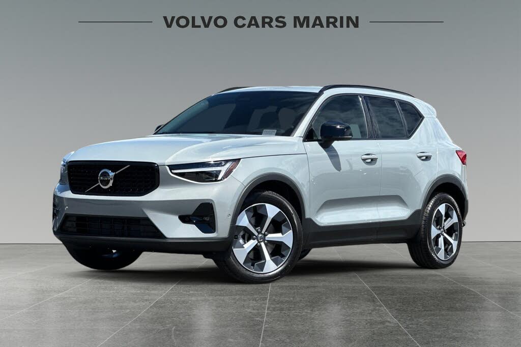 2026 Volvo XC40 B5 Plus AWD