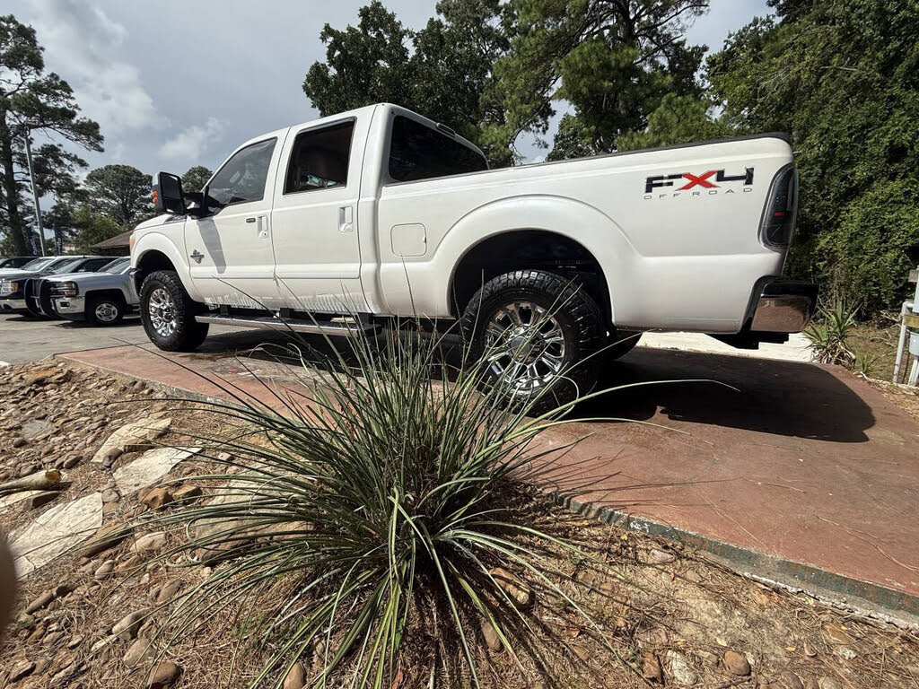 2011 Ford F-250 Super Duty Lariat Crew Cab 4WD