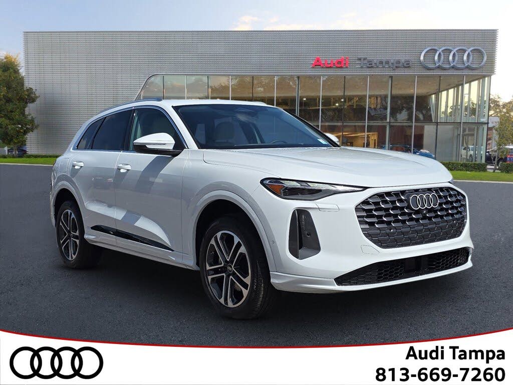 2025 Audi Q5 quattro Premium 40 TFSI