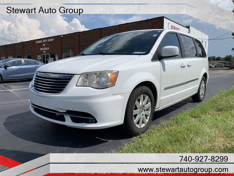 2014 Chrysler Town & Country Touring FWD