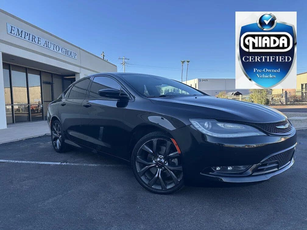 2016 Chrysler 200 S Sedan FWD