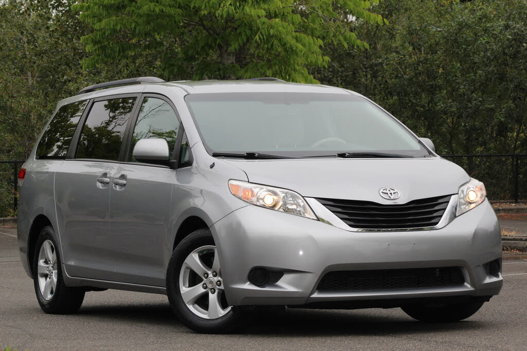 2011 Toyota Sienna LE 8-Passenger