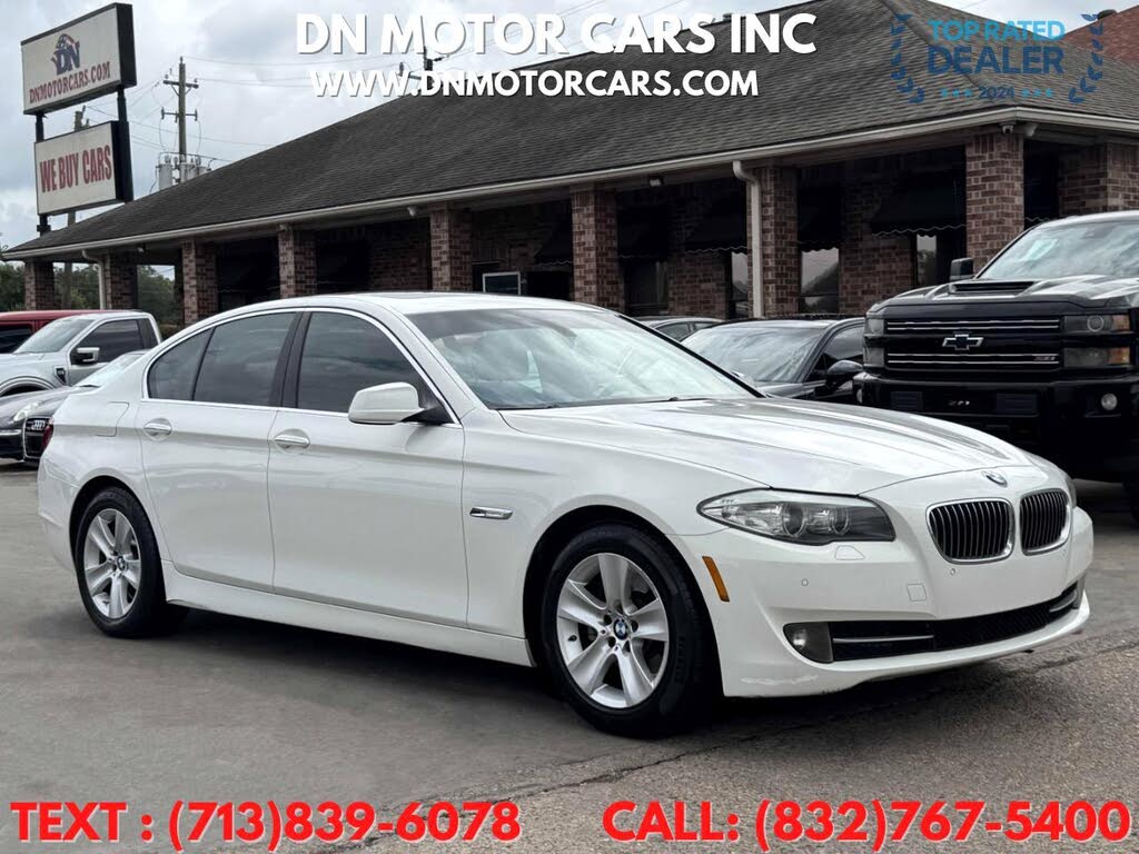 2011 BMW 5 Series 528i Sedan RWD