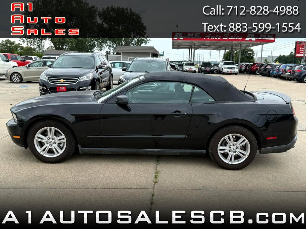 2012 Ford Mustang V6 Convertible RWD