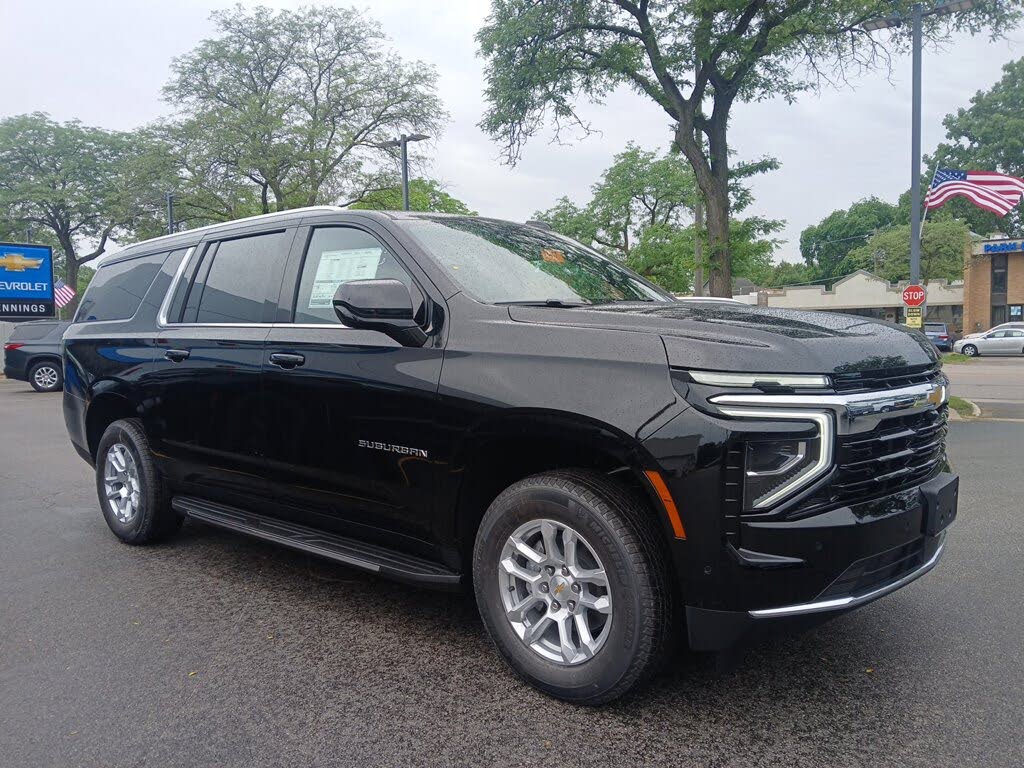 2025 Chevrolet Suburban LS 4WD