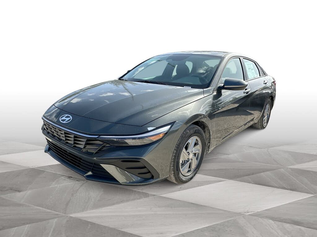 2025 Hyundai Elantra SE FWD