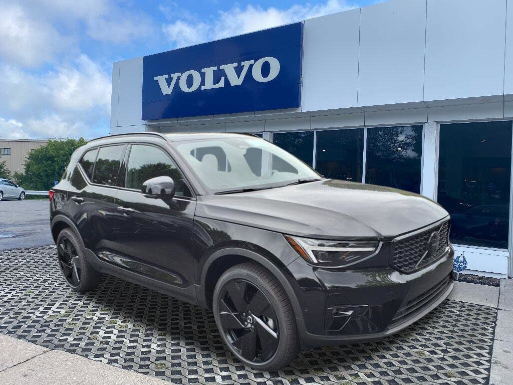 2026 Volvo XC40 B5 Ultra Black Edition AWD