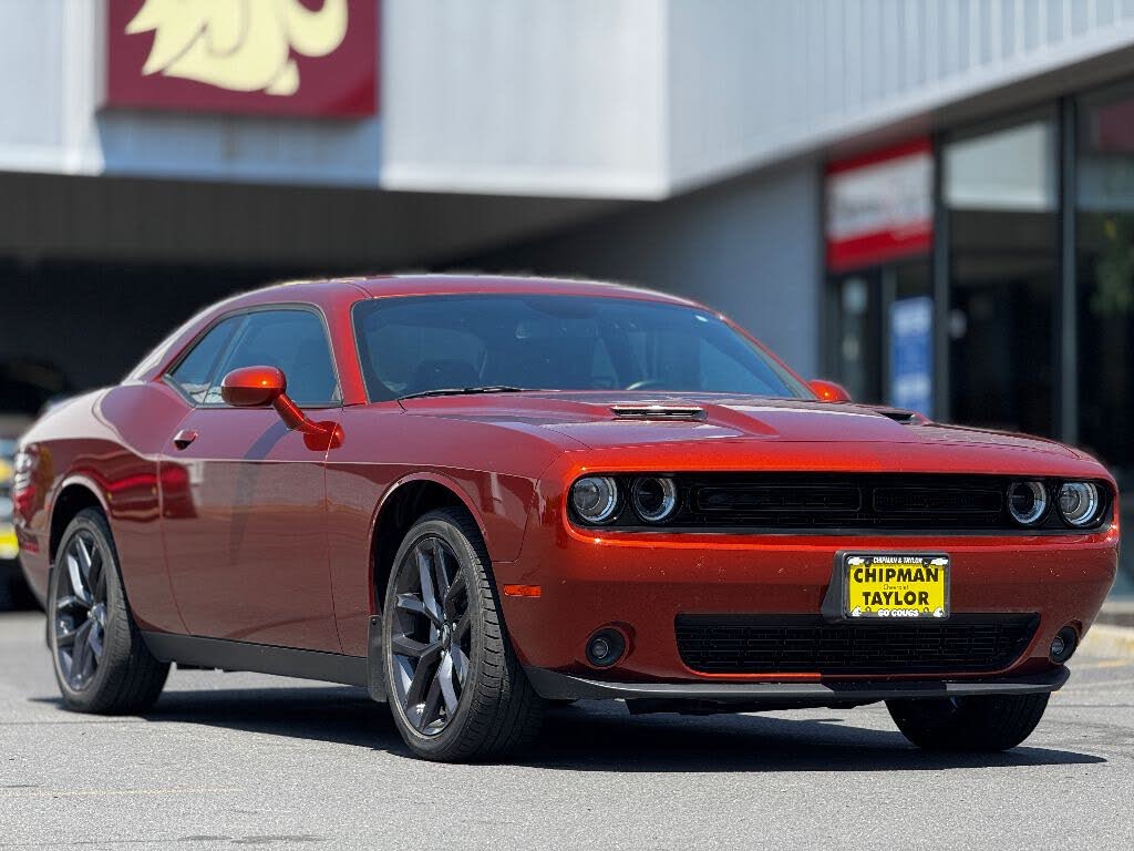 2022 Dodge Challenger SXT RWD