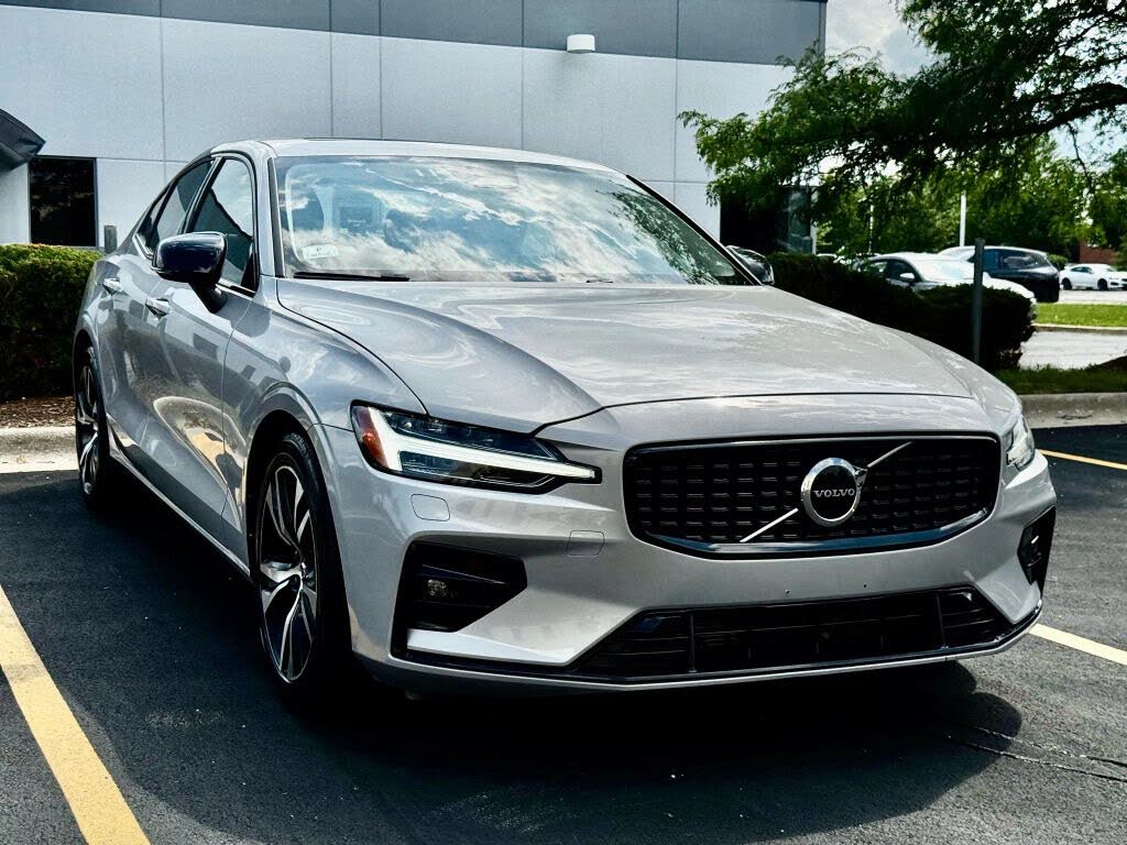 2025 Volvo S60 B5 Core AWD
