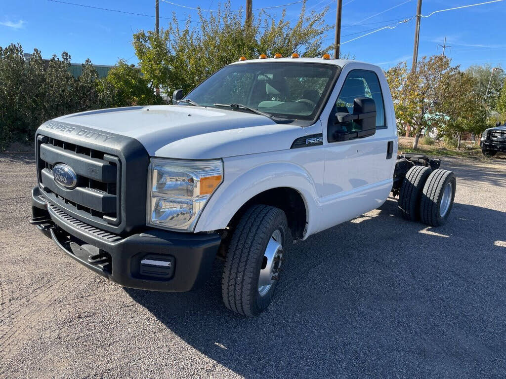 2013 Ford F-350 Super Duty Chassis XL DRW RWD