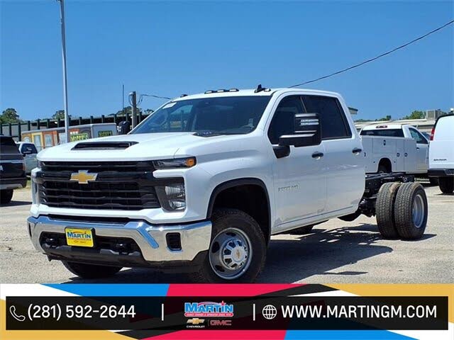 2025 Chevrolet Silverado 3500HD Chassis Work Truck Crew Cab RWD