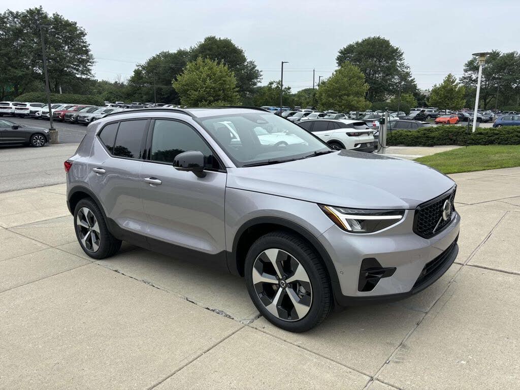 2026 Volvo XC40 B5 Plus AWD