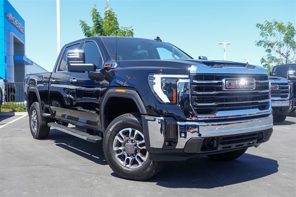 2025 GMC Sierra 2500HD SLT Crew Cab 4WD