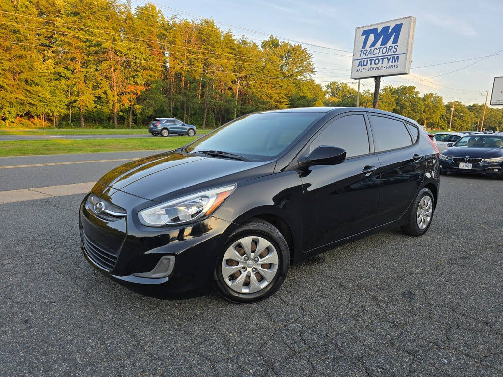 2017 Hyundai Accent SE 4-Door Hatchback FWD