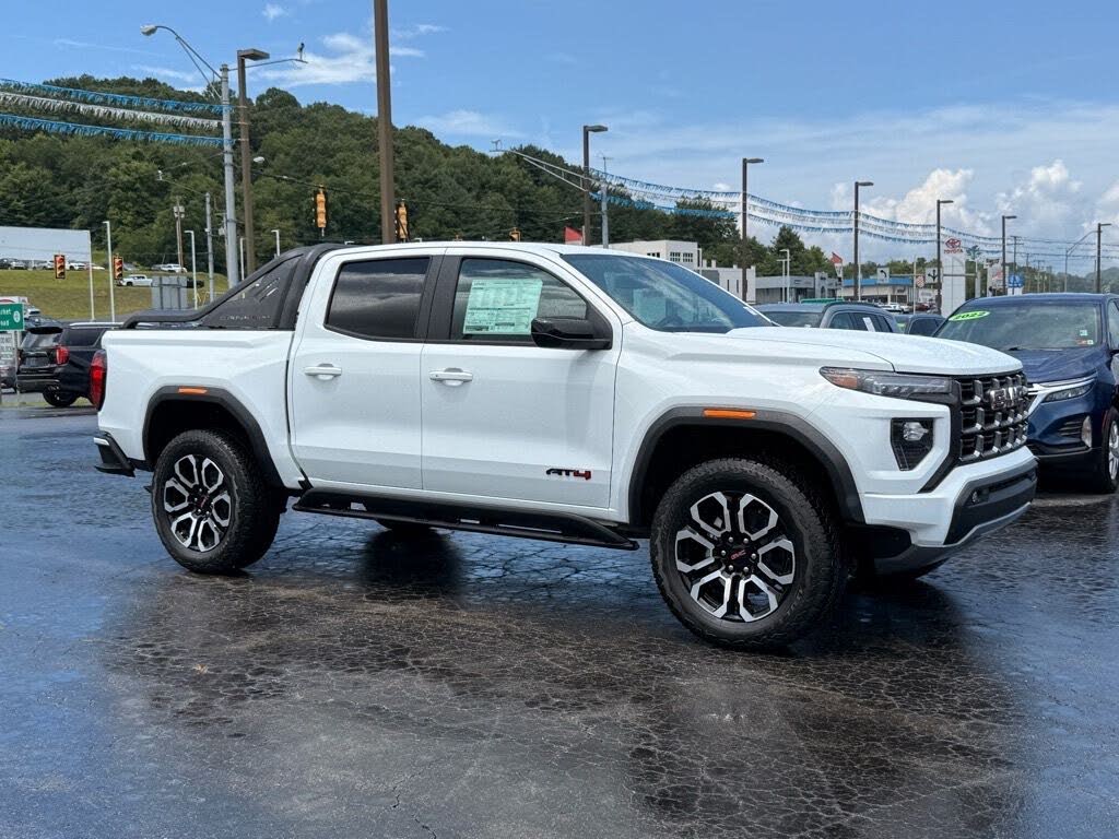 2025 GMC Canyon AT4 Crew Cab 4WD