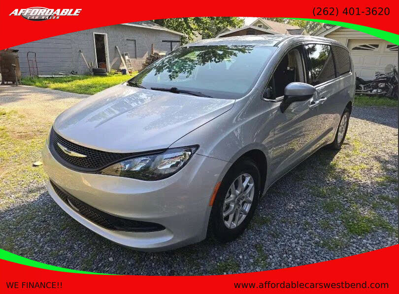 2022 Chrysler Voyager LX FWD