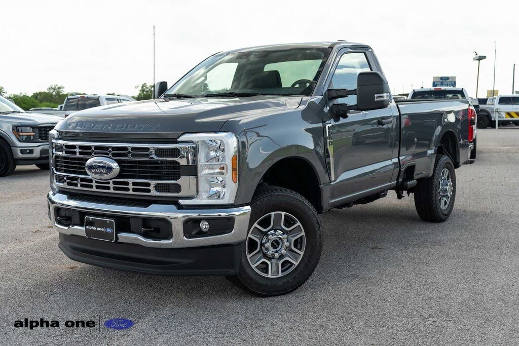 2025 Ford F-350 Super Duty XLT Regular Cab LB 4WD
