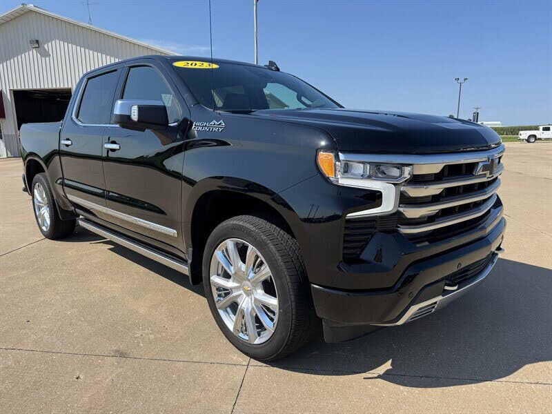 2023 Chevrolet Silverado 1500 High Country Crew Cab 4WD