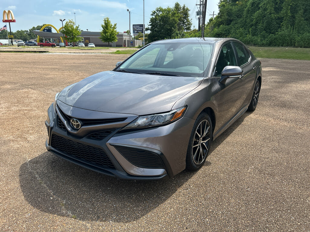 2024 Toyota Camry SE FWD