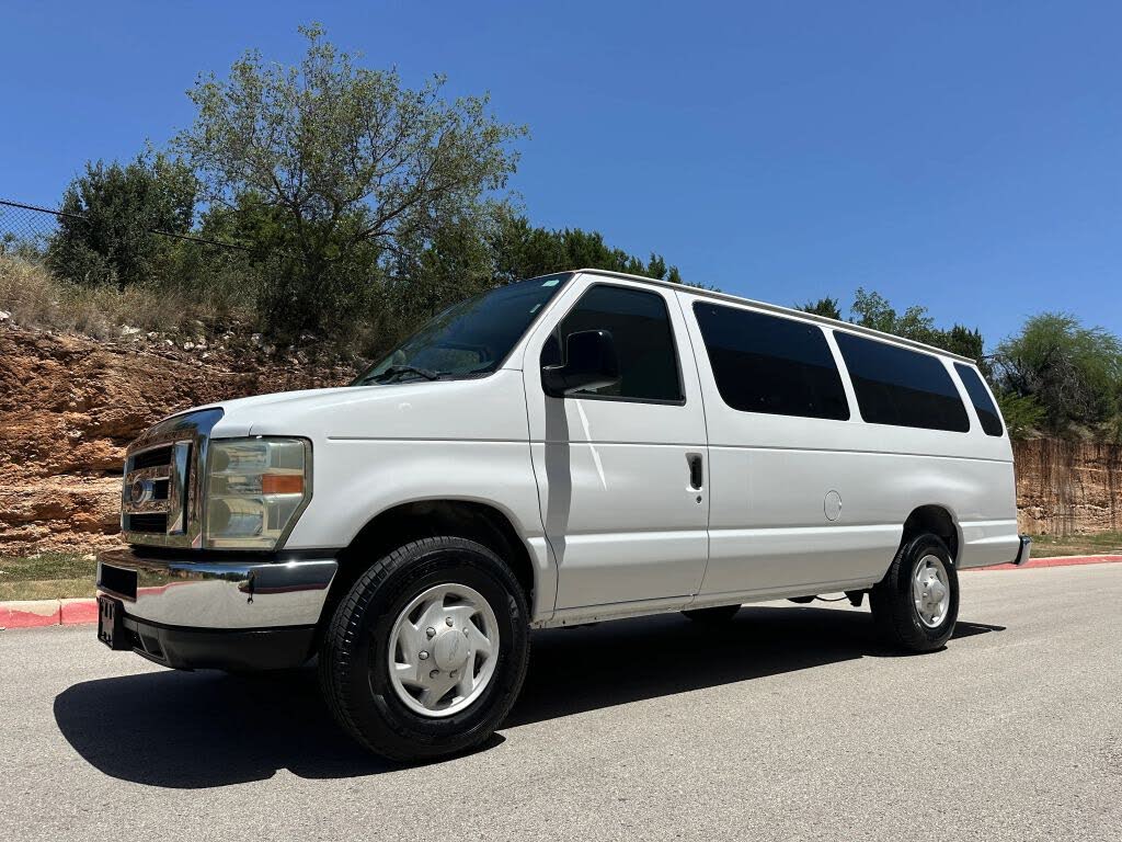 2008 Ford E-Series E-350 XLT Super Duty Extended Passenger Van