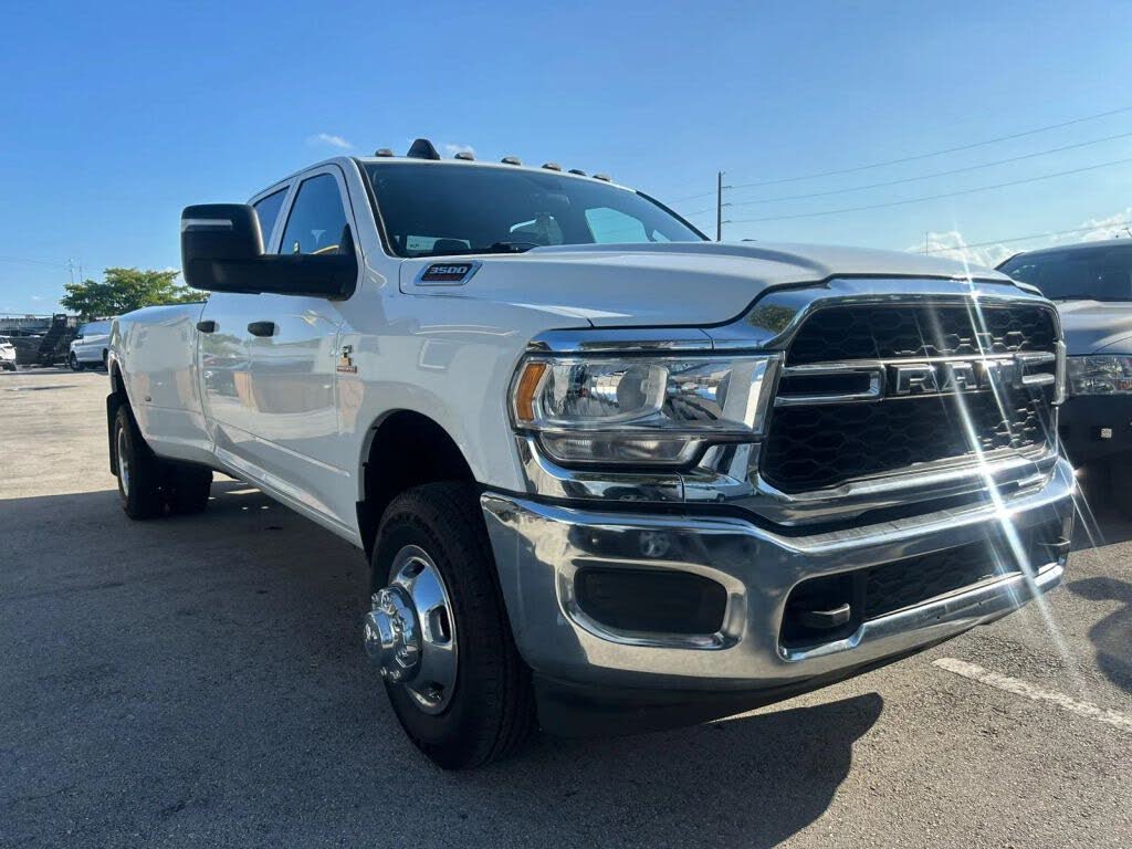 2023 RAM 3500 Tradesman Crew Cab LB DRW 4WD
