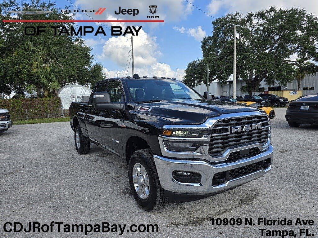 2025 RAM 3500 Big Horn Crew Cab 4WD