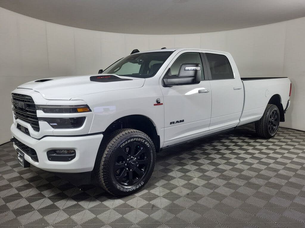 2025 RAM 3500 Laramie Crew Cab LB 4WD