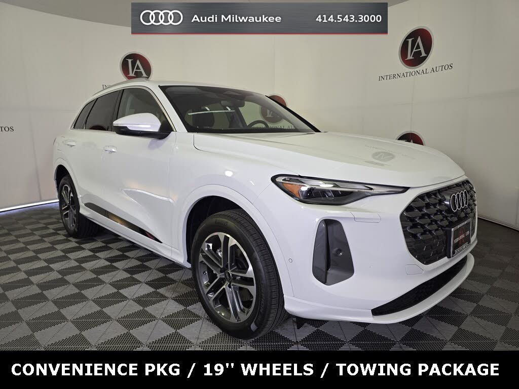 2025 Audi Q5 quattro Premium 40 TFSI