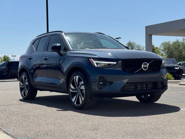 2026 Volvo XC40 B5 Plus AWD