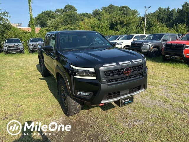 2025 Nissan Frontier PRO-4X Crew Cab 4WD