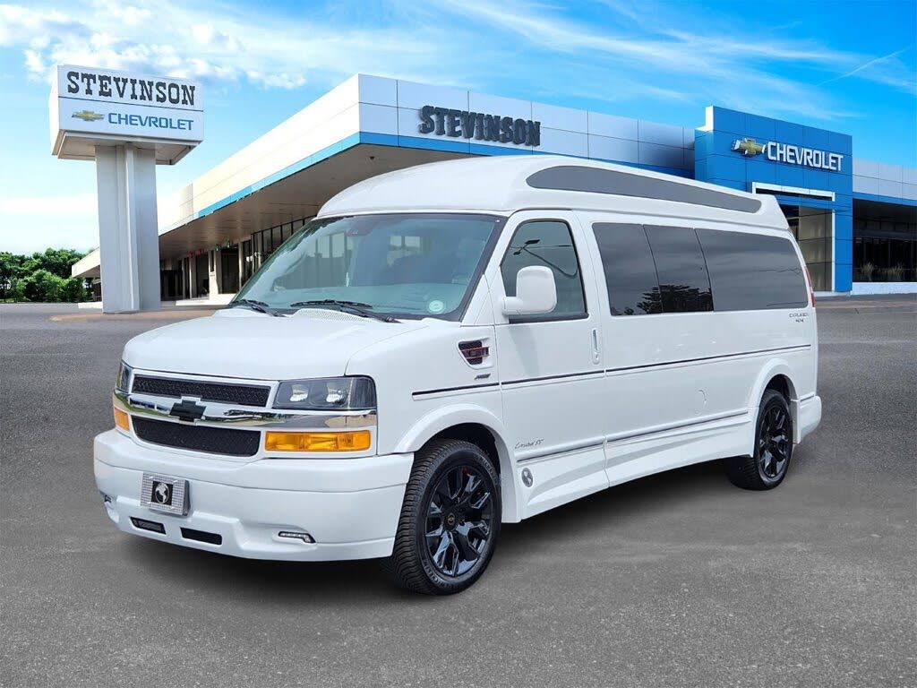 2025 Chevrolet Express Cargo 2500 RWD