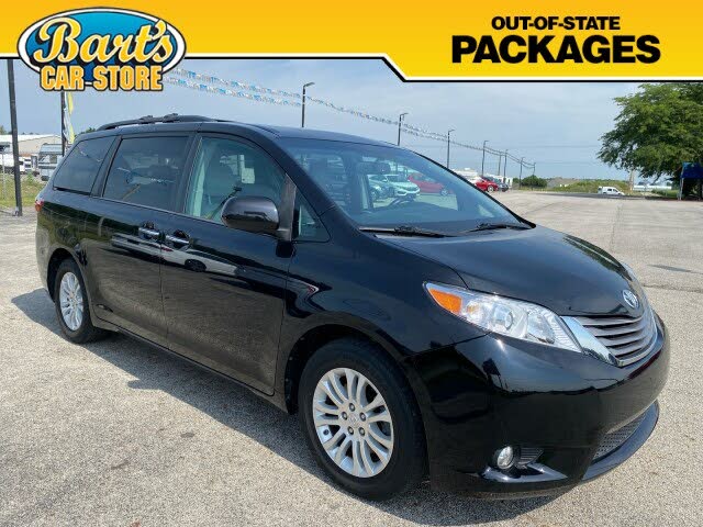 2017 Toyota Sienna XLE 7-Passenger Auto Access Seat FWD