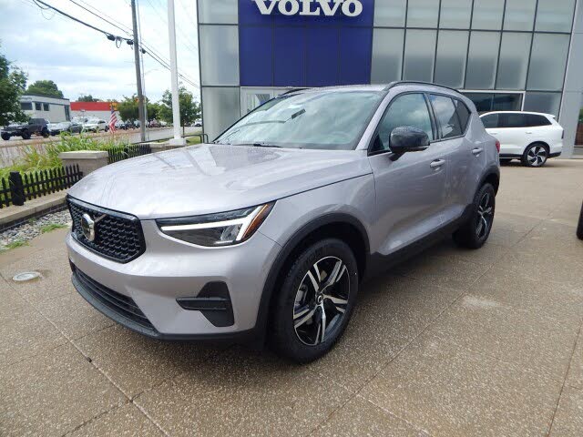 2026 Volvo XC40 B5 Core AWD
