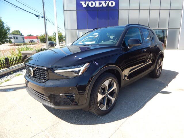 2026 Volvo XC40 B5 Plus AWD