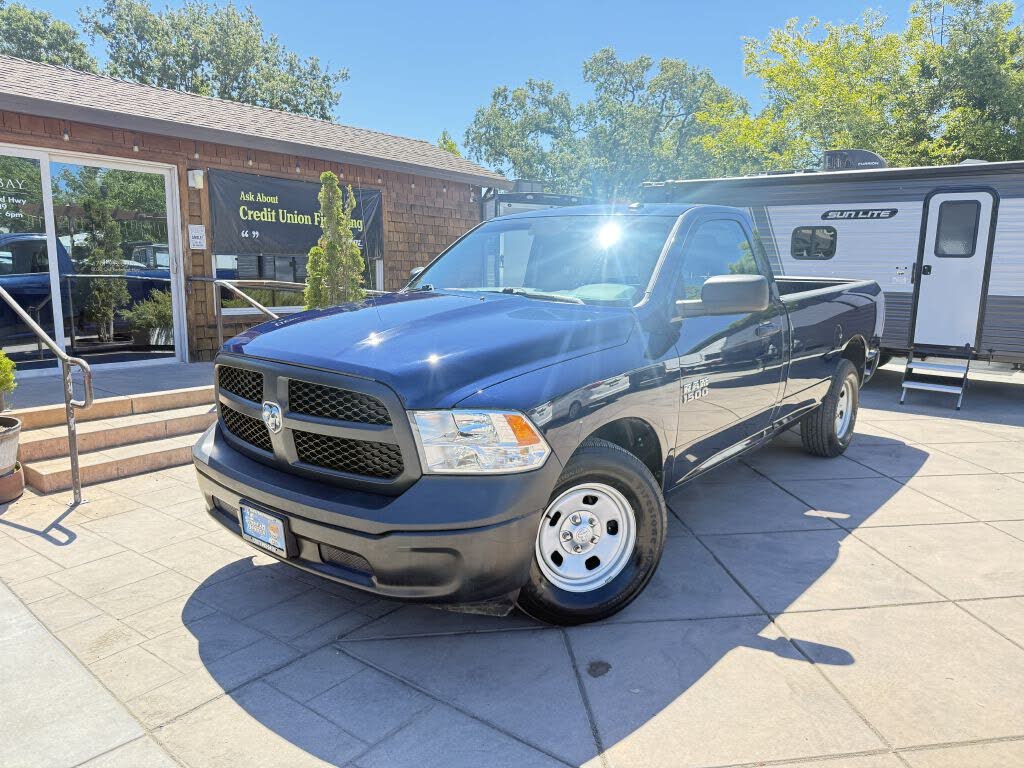 2017 RAM 1500 Big Horn LB RWD