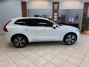 Volvo XC60 B5 Plus Bright Theme AWD